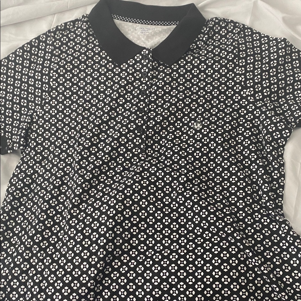 Laura Scott Black and White Button Down Shirt